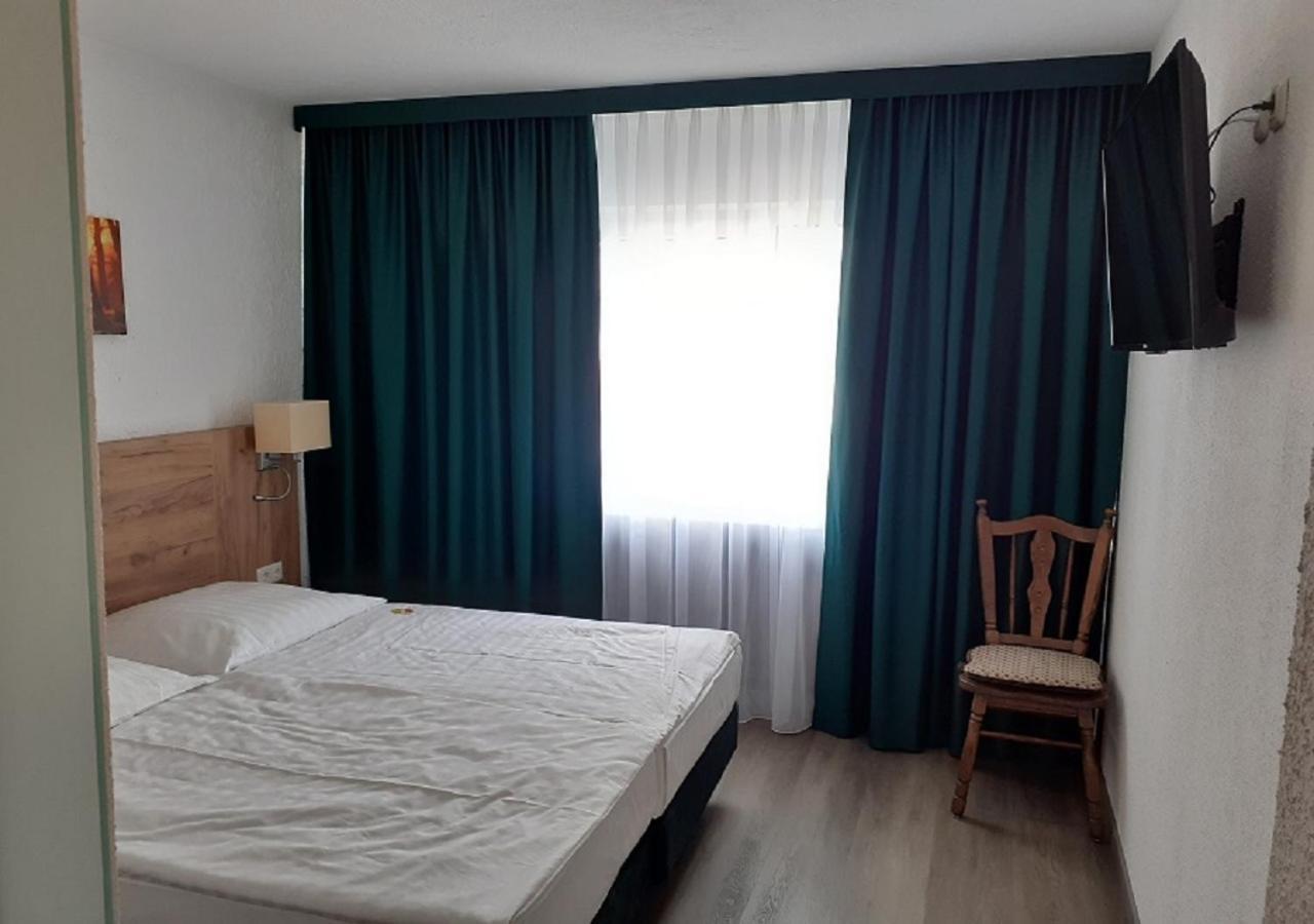 Land-Gut-Hotel Zum Alten Forsthaus - Aufladestation Fuer Elektroautos Hürtgenwald Kültér fotó
