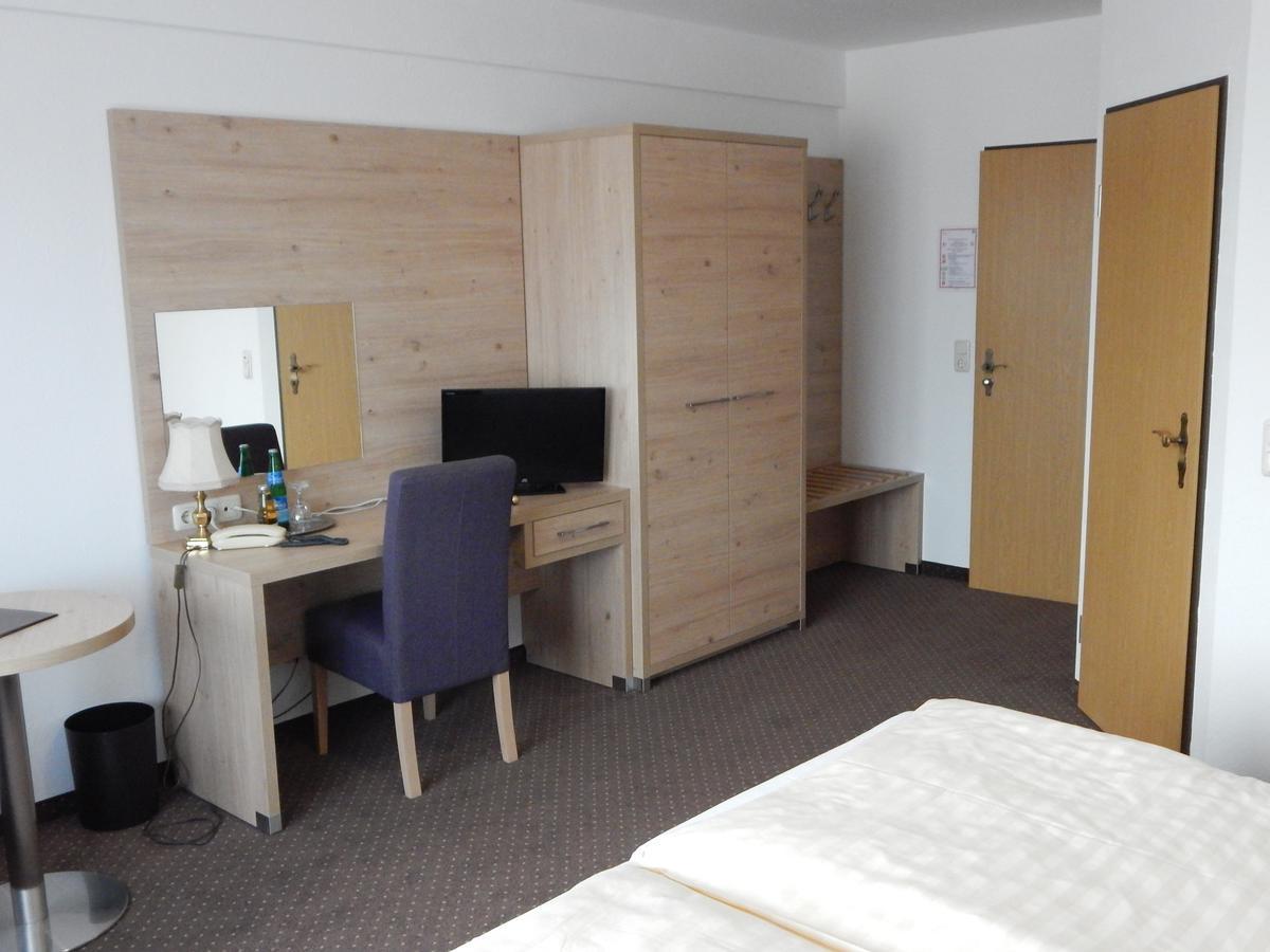 Land-Gut-Hotel Zum Alten Forsthaus - Aufladestation Fuer Elektroautos Hürtgenwald Kültér fotó
