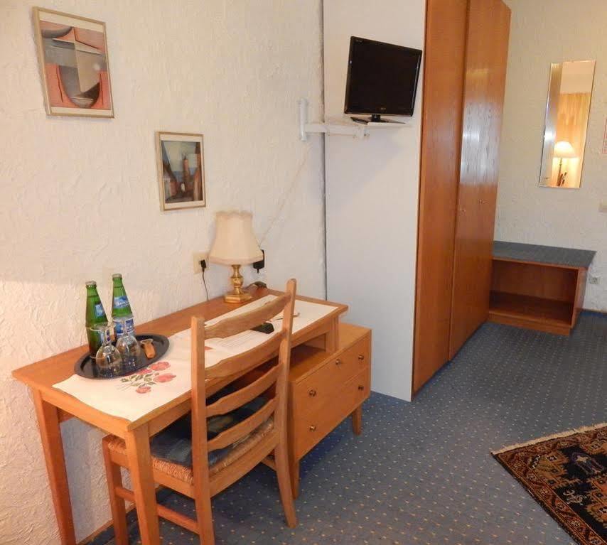 Land-Gut-Hotel Zum Alten Forsthaus - Aufladestation Fuer Elektroautos Hürtgenwald Kültér fotó