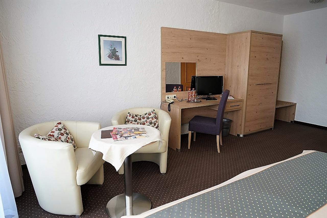 Land-Gut-Hotel Zum Alten Forsthaus - Aufladestation Fuer Elektroautos Hürtgenwald Kültér fotó
